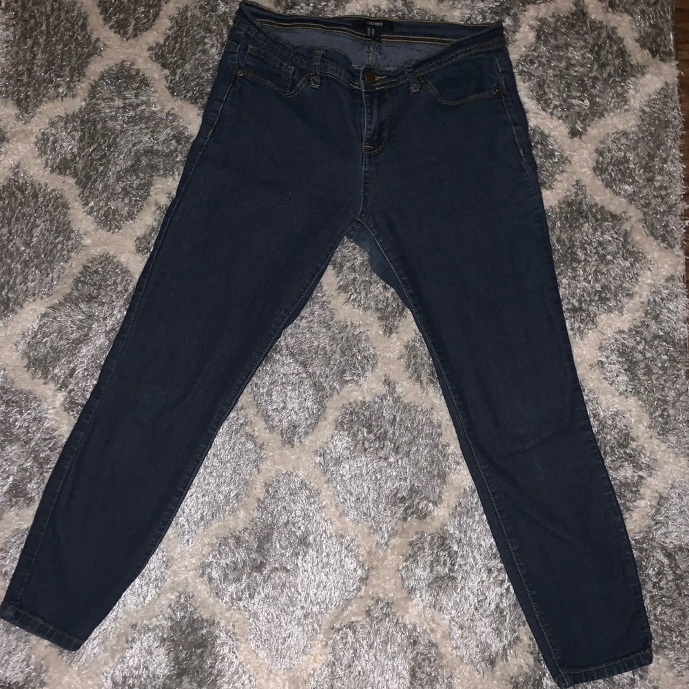 Forever21 Dark Jean Capris Size US 28